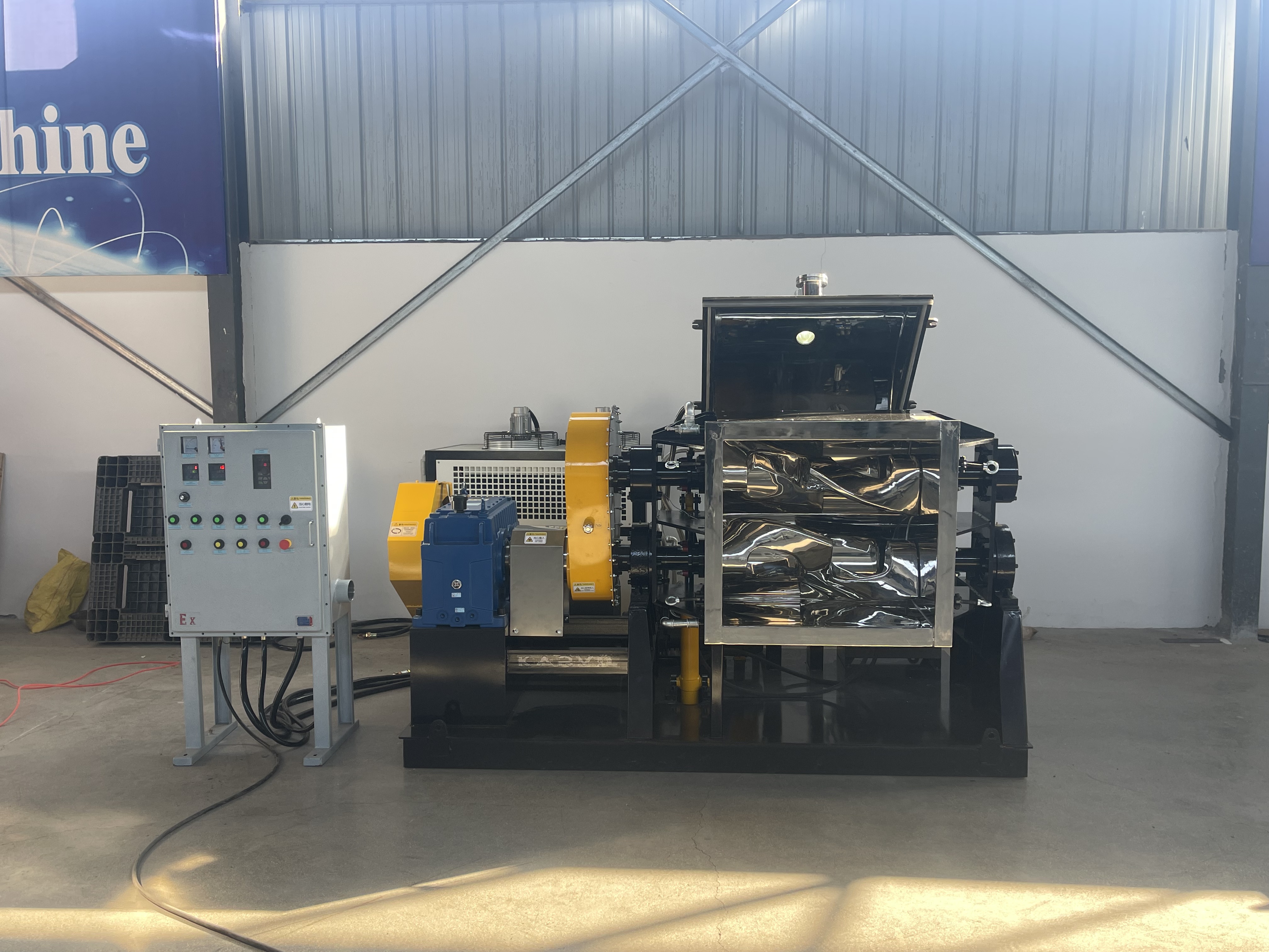 Esplosione-prova-vacuum-kneader-mixer-with-willer